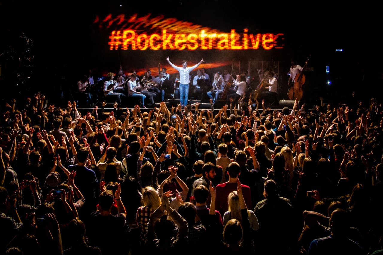4 октября на сцене «Дворца молодёжи» выступит московский симфонический оркестр RockestraLive.