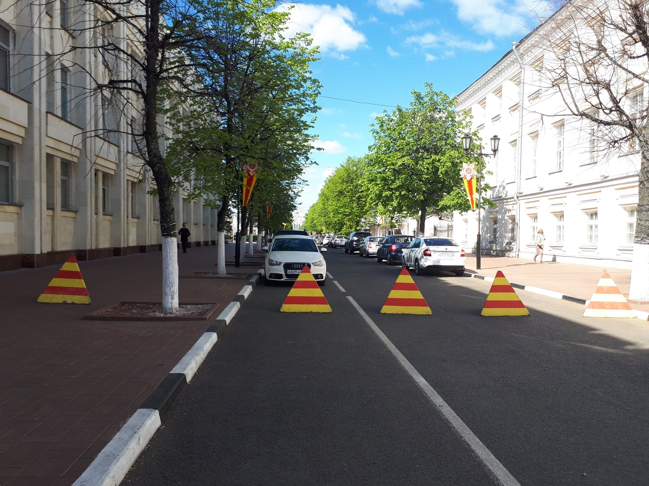 Новый запрет для водителей: на этих улицах Ярославля запретят стоянку