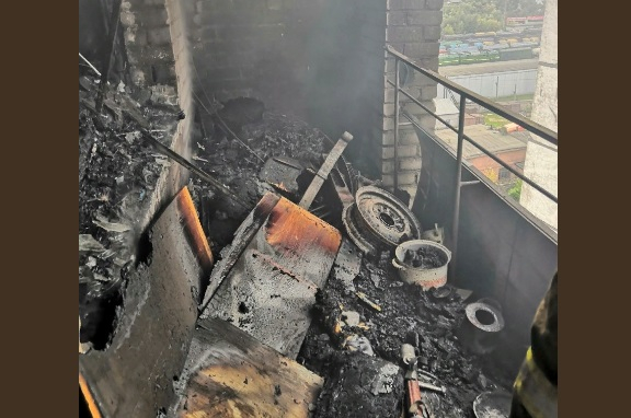 Квартира выгорела дотла: люди пострадали в пожаре в Рыбинске