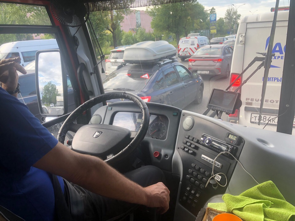 «Таких водителей надо увольнять»: в Ярославле разгорелся скандал в маршрутке