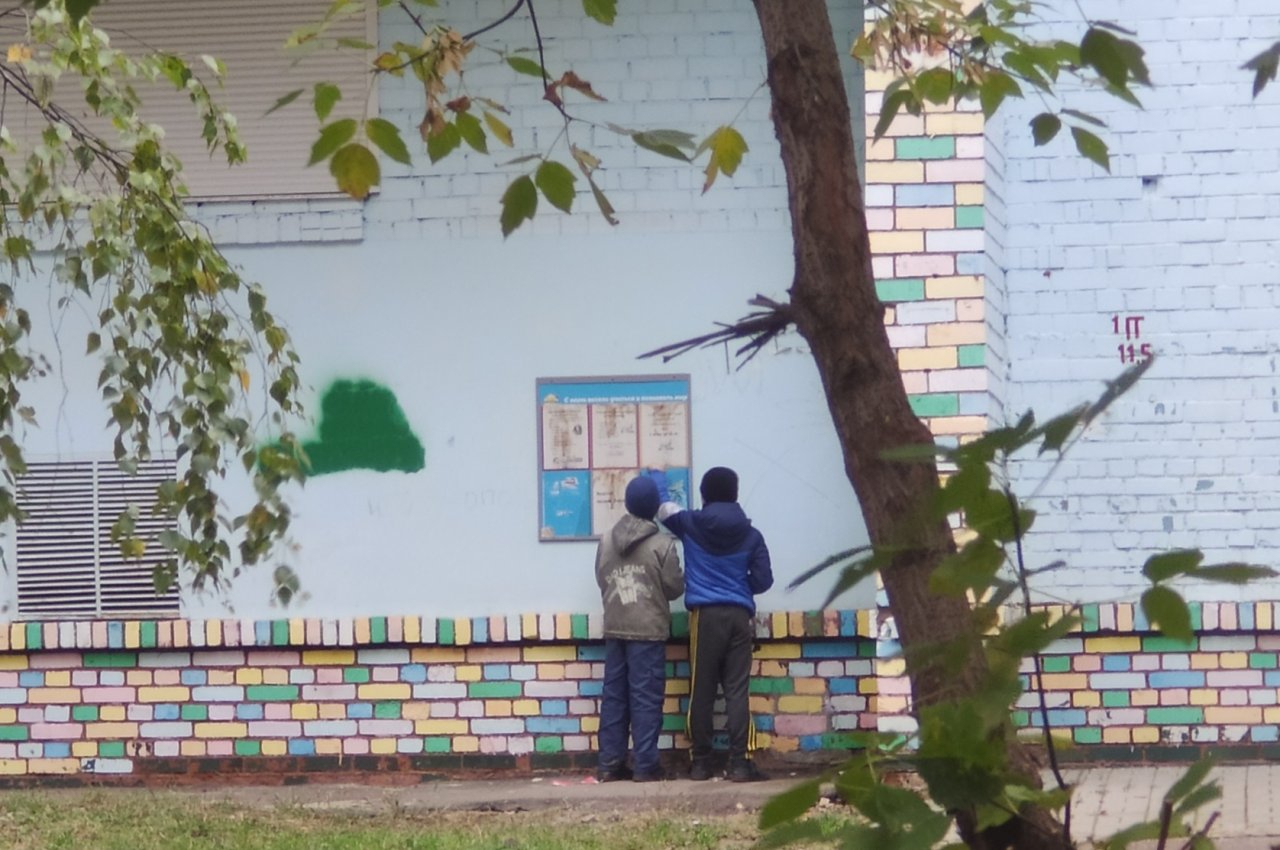 "Нарушены права детей": прокуратура "раскусила" план по сносу качелей в Ярославле