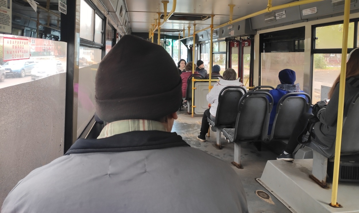 Только три билета по карте: неразбериха в автобусах Ярославля сводит с ума пассажиров