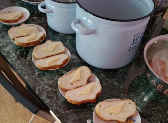 "Как в блокаду": вид бутербродов из детского сада шокировал ярославцев
