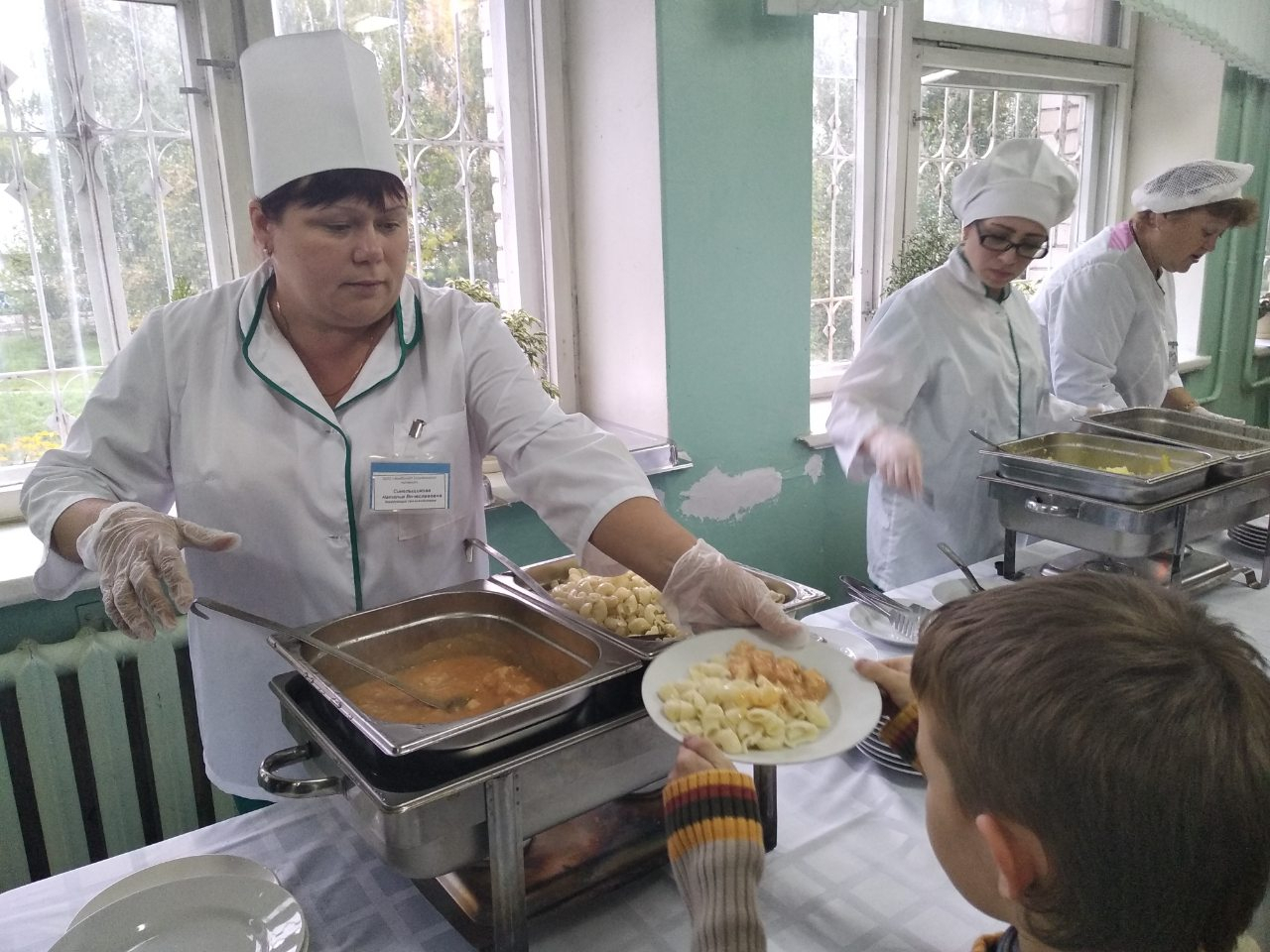 "Пусть в тюрьмах платят": ярославских детей предлагают кормить в школе бесплатно