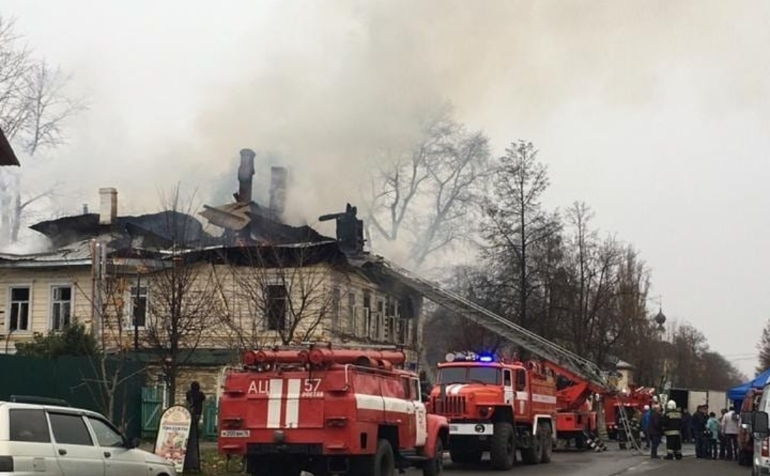 Пять детей погибло в пожаре под Ярославлем: подробности трагедии