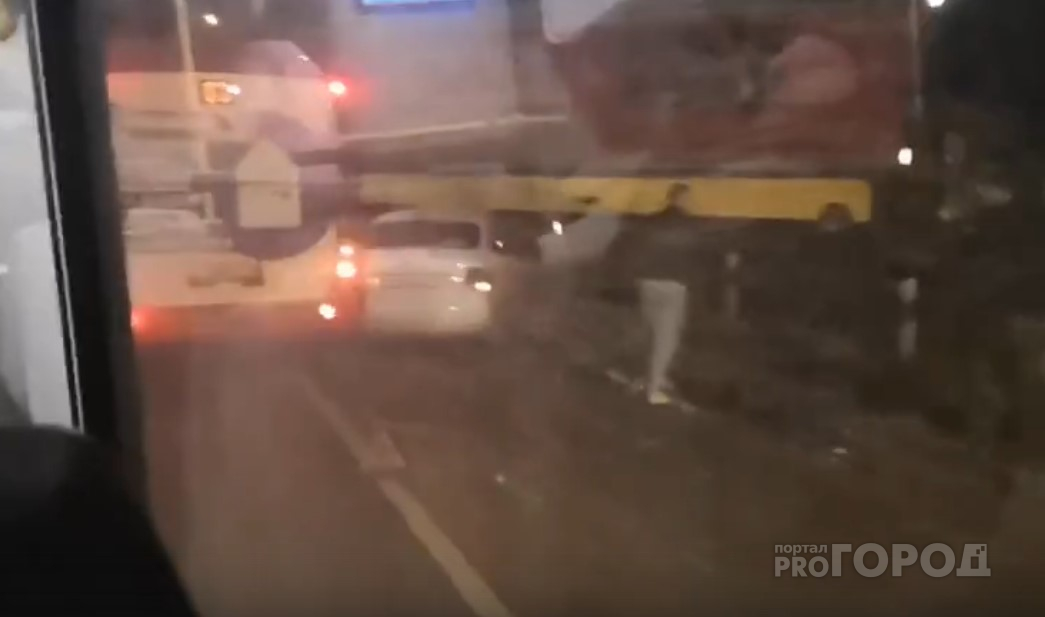 Иномарка попала под поезд в Заволжском районе Ярославля