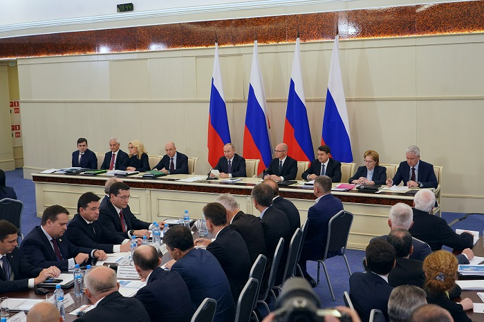 Дмитрий Миронов и Владимир Путин обсудили вопросы здравоохранения на заседании президиума Госсовета РФ