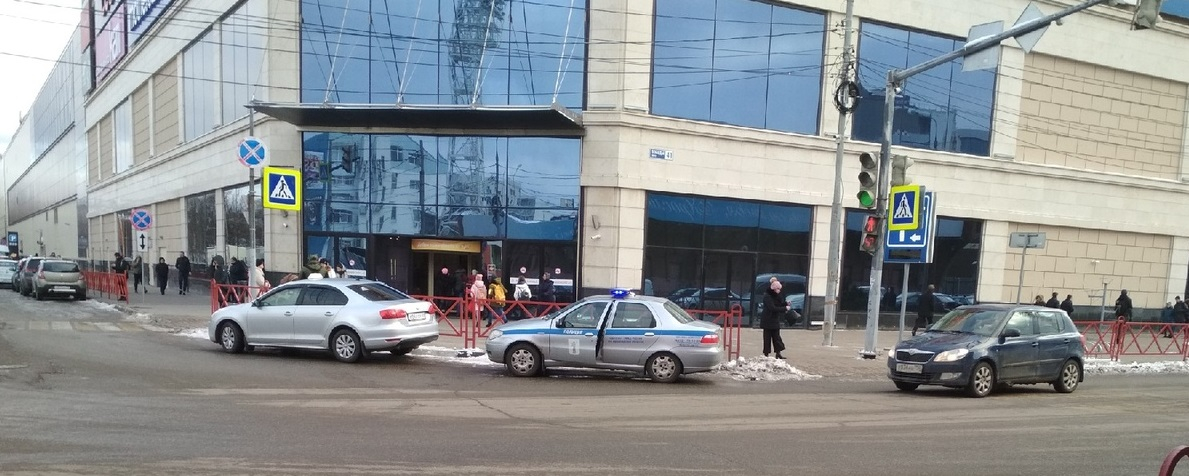 Тормозят всех подряд: облаву на водителей устроили в Ярославле
