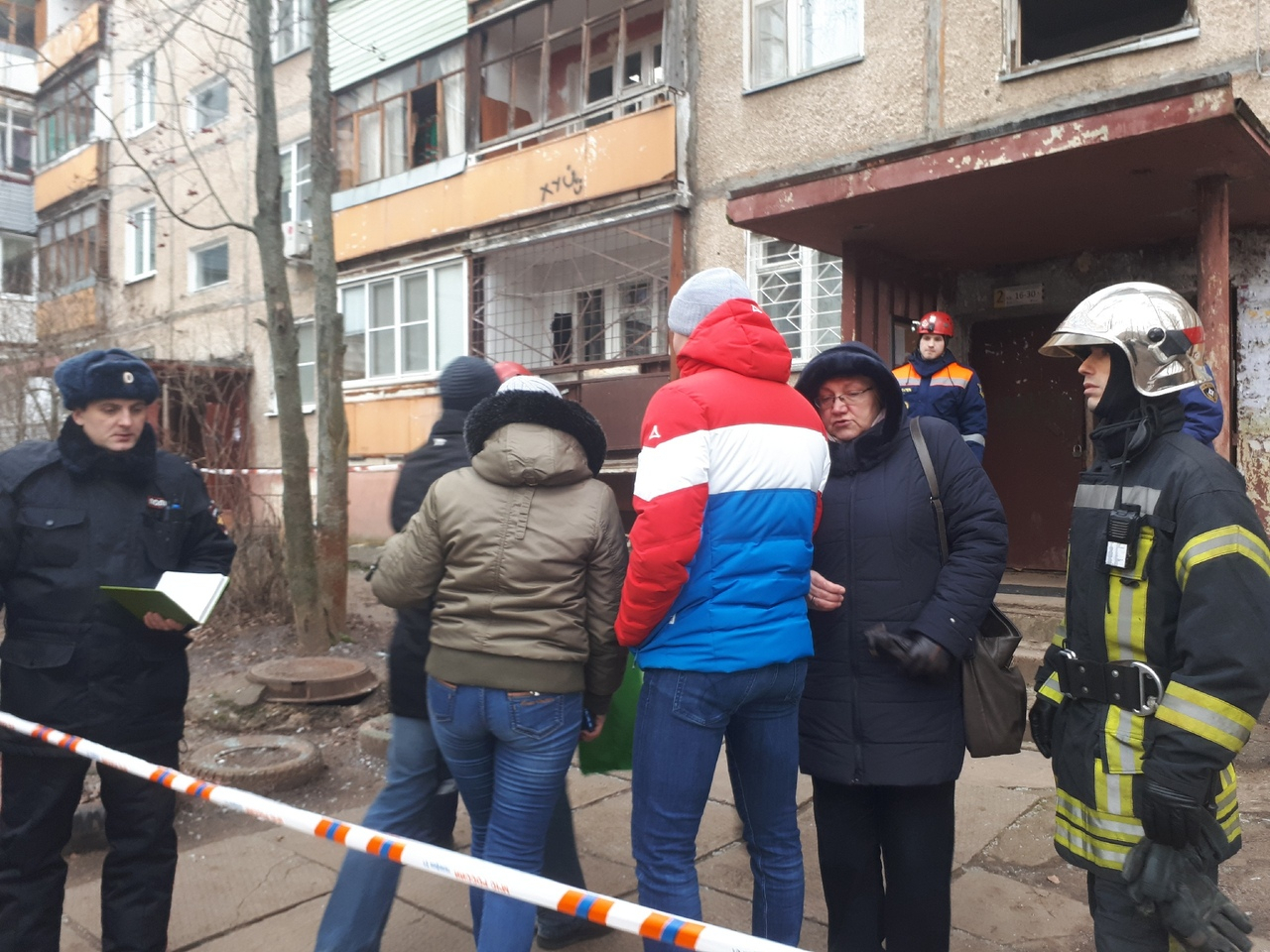 «На жену рухнула стена»: люди из соседней квартиры рассказали, что увидели во время взрыва в Брагино