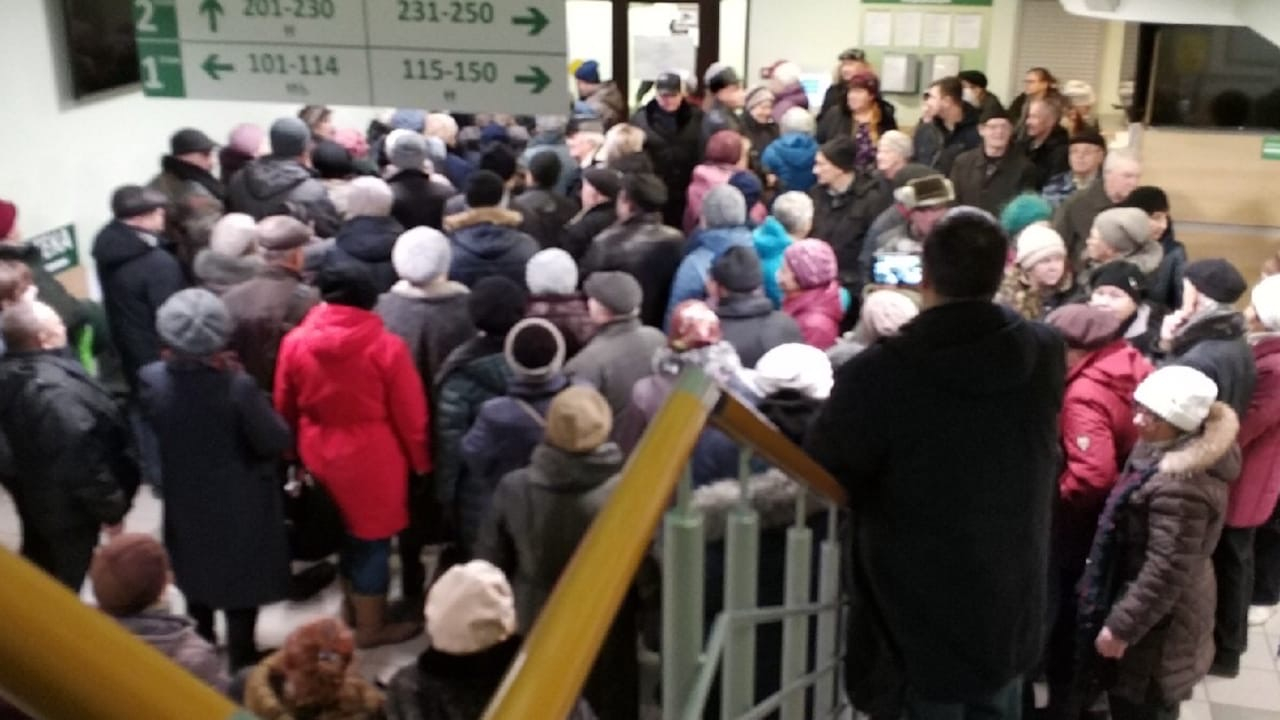 «Дайте талон!»: ярославцы устроили давку в городской поликлинике