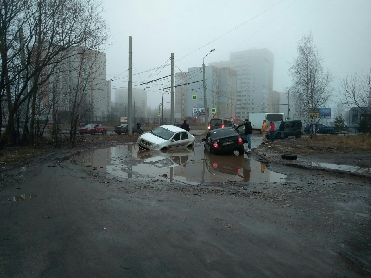 Гроб для авто: скандальные снимки из Ярославля наводнили Сеть