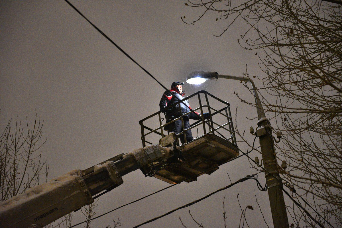 Город погрузится во тьму: Ярославль отказался от торгов на уличное освещение