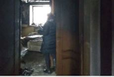 Малышей спускали с горящего балкона: многодетной семье нужна помощь ярославцев