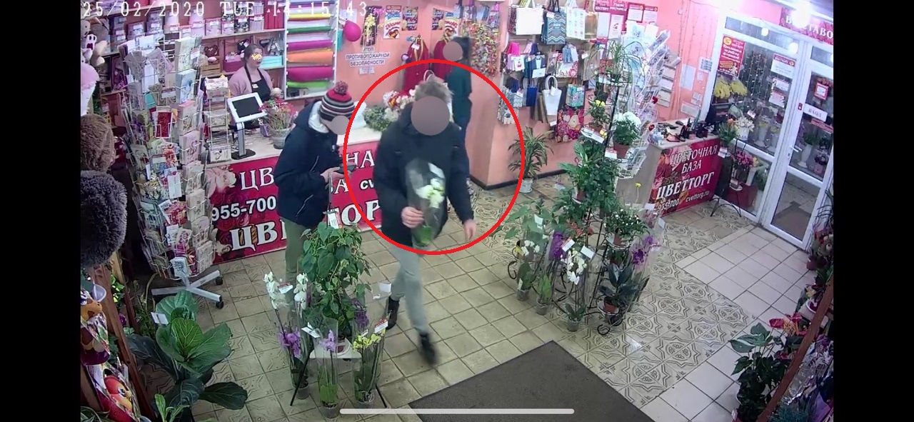 Подрался с продавщицей из-за цветка: подробности дерзкого ограбления в Ярославле