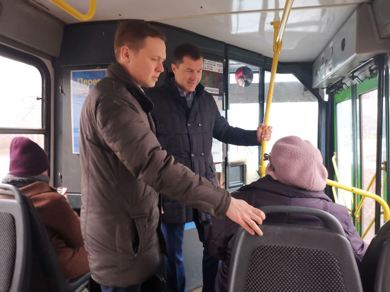 «Два человека за десять остановок»: мэр вынес вердикт насчет 8 троллейбуса