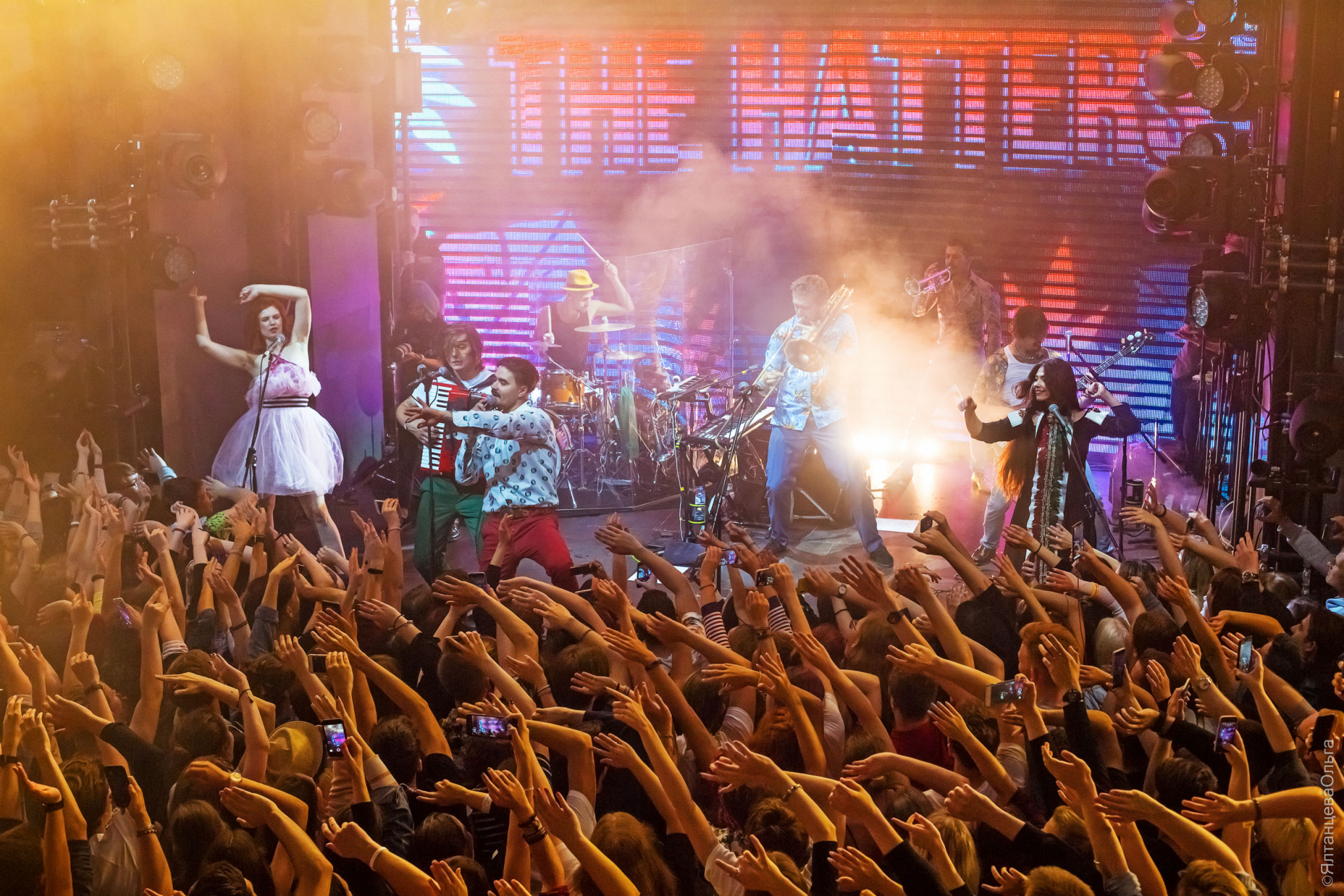Концерт в любых условиях: прямую трансляцию The Hatters покажет МТС