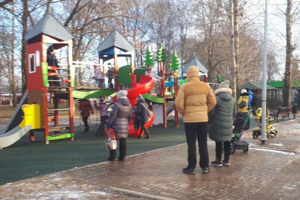 Переславцы о столичной семье с коронавирусом: "На детских площадках полно москвичей!"