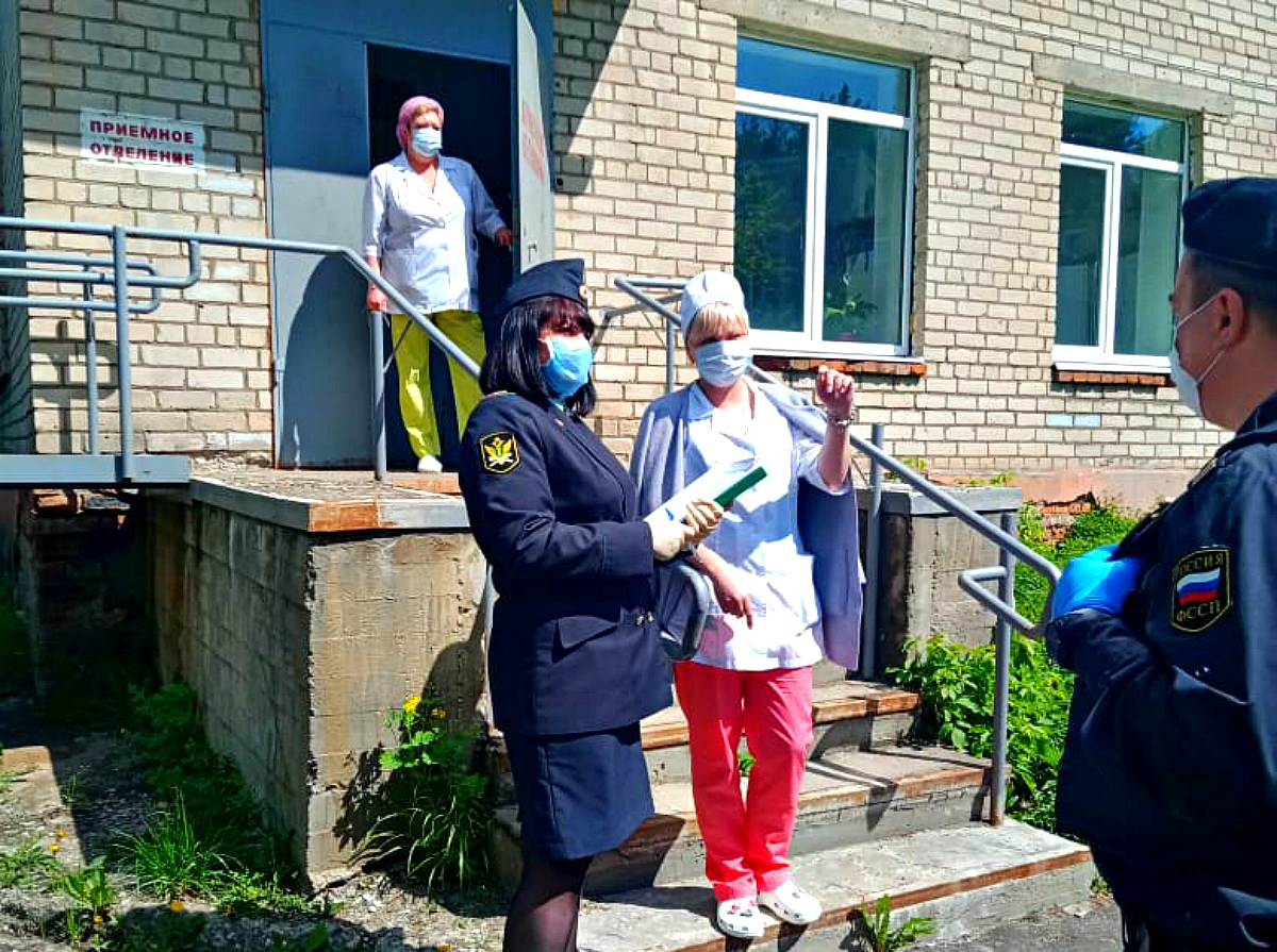 Пытался сбежать: заразного пациента насильно упекли в больницу Ярославля