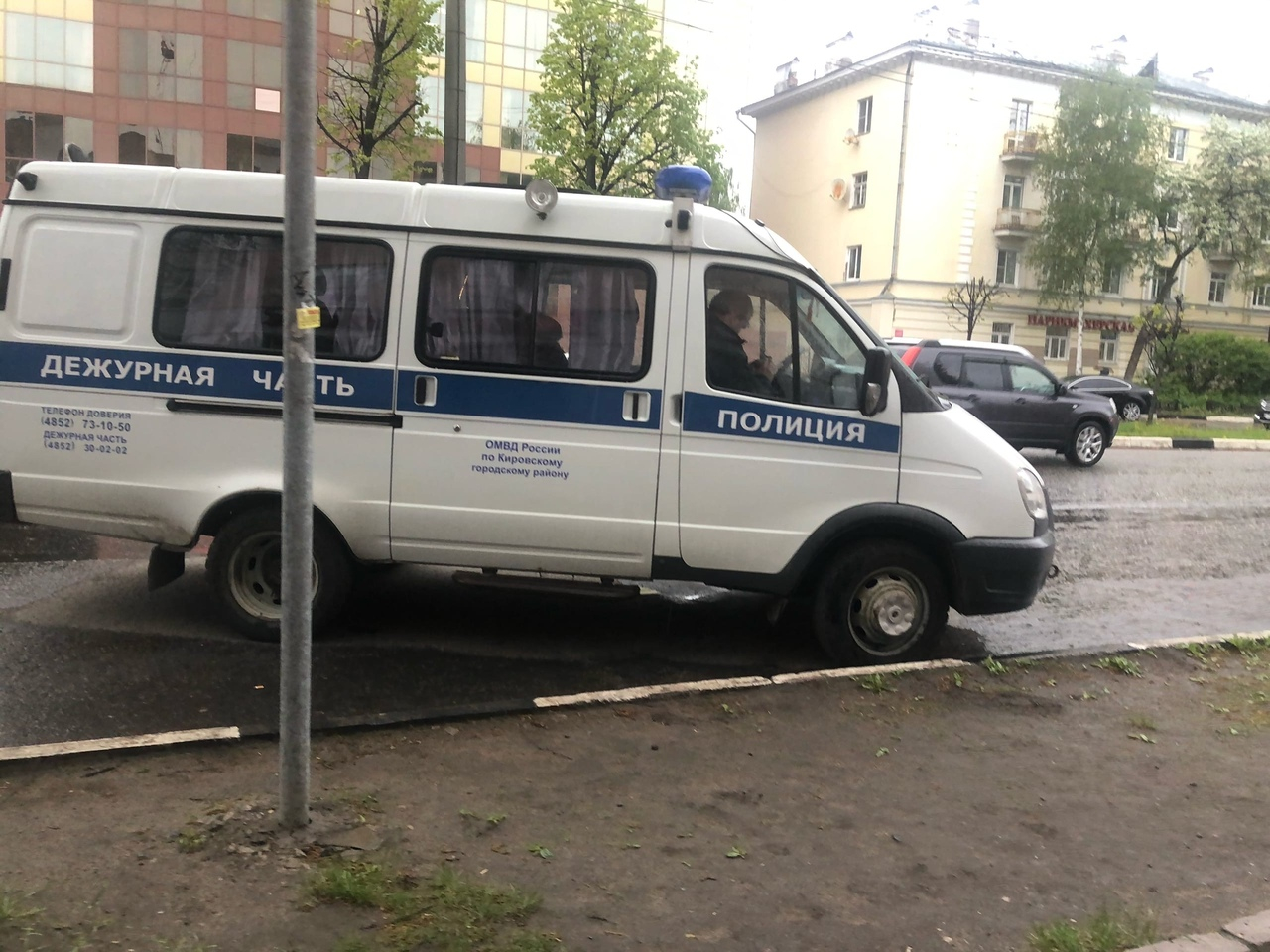 Вышел и избил полицейского: освободившийся зек провел на свободе один яркий день в Ярославле