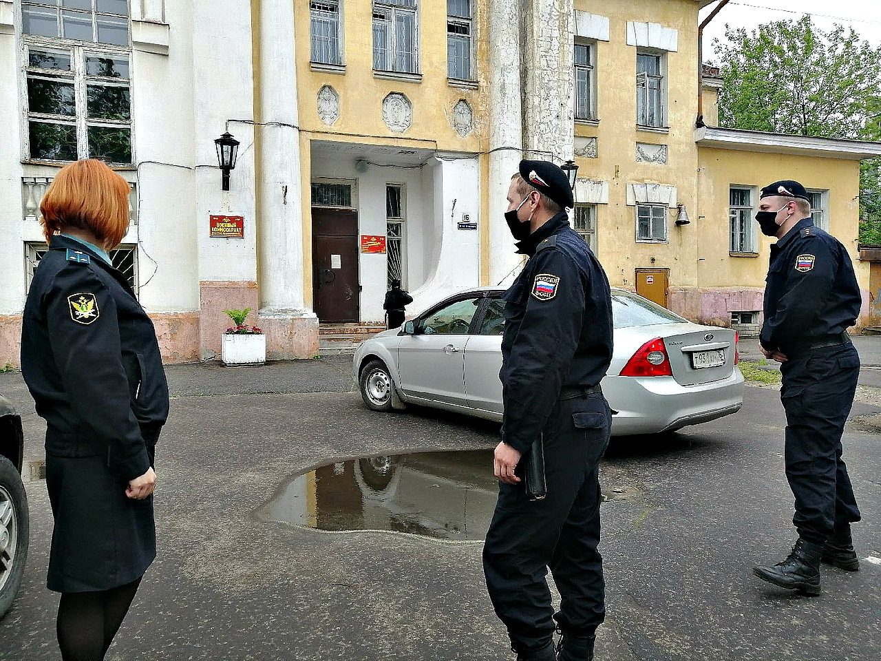 "Могут быть жертвы": в центре Ярославля закрыли военкомат