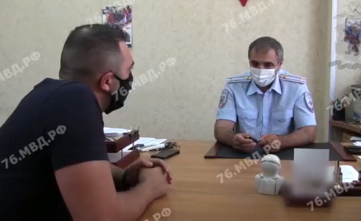 "Заругали": в полиции заставили извиниться ярославца, снявшего на видео избиение гаишников