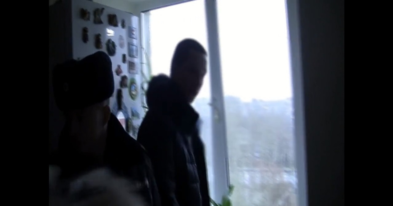 Мать вытирала кровь с пола: ярославец убил друга в Брагино. Видео