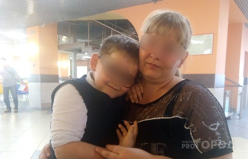 Ярославцы прощаются с мамой и сыном, погибшими под завалами на Батова