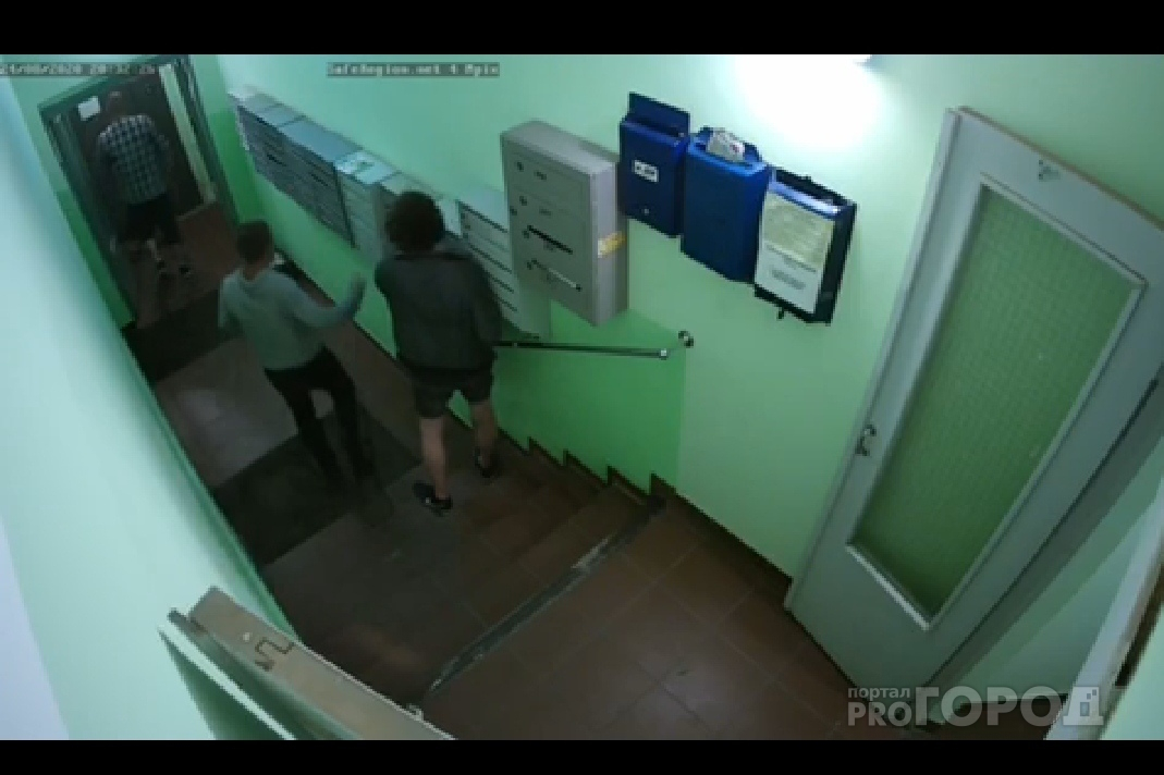 "Кидали камни в окна": ярославцы жалуются на вандалов, громящих дома на Фрунзе. Видео