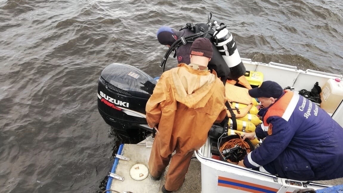 Тело 19-летнего матроса нашли спасатели при крушении баржи в Рыбинском водохранилище
