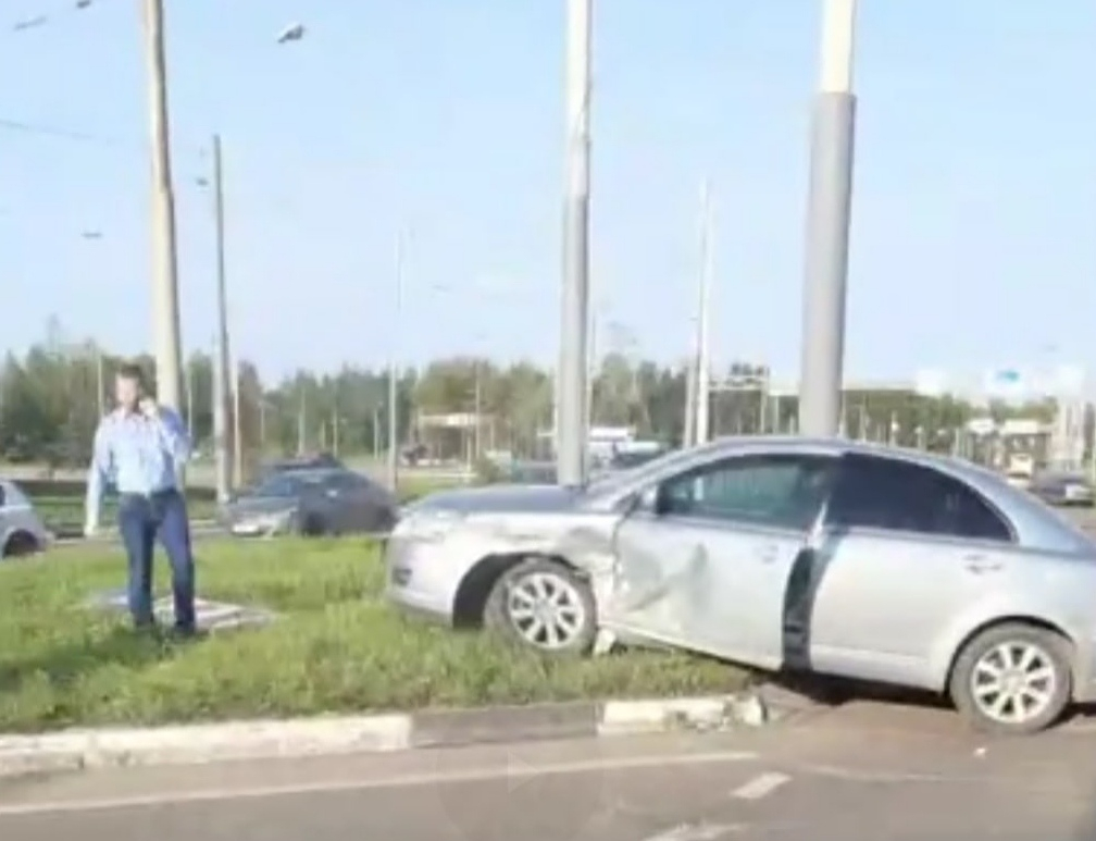 Месиво из машин и огромная пробка: на Тутаевском шоссе произошло ДТП