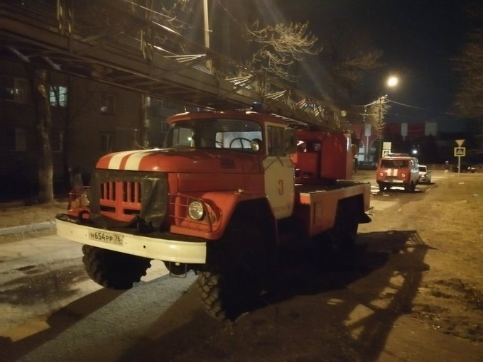 Ночной пожар напугал ярославцев: подробности ЧП на Нефтестрое
