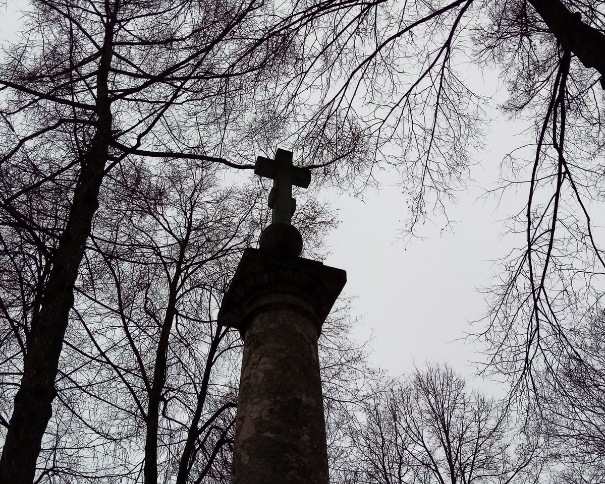 Смерть и организация похорон в Санкт-Петербурге: что нужно заказывать из ритуальных услуг?