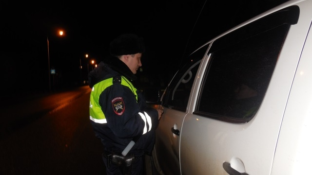 Вел машину под градусом: взяли подозреваемого в угоне машины в Ярославской области