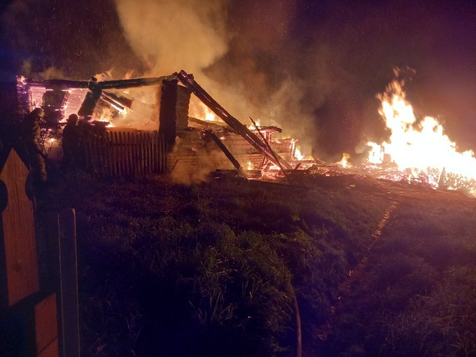 Сгорел дотла: крупный пожар произошел в Ярославской области