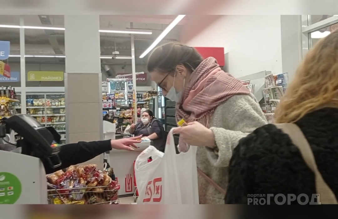 Стариков заперли: как вводят карантин в городах России