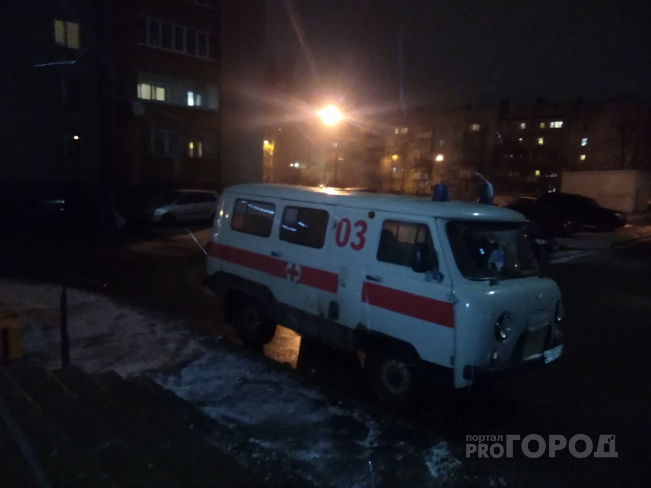 Они держались за руки: в Ярославле Порше сбил на переходе маму и ребенка