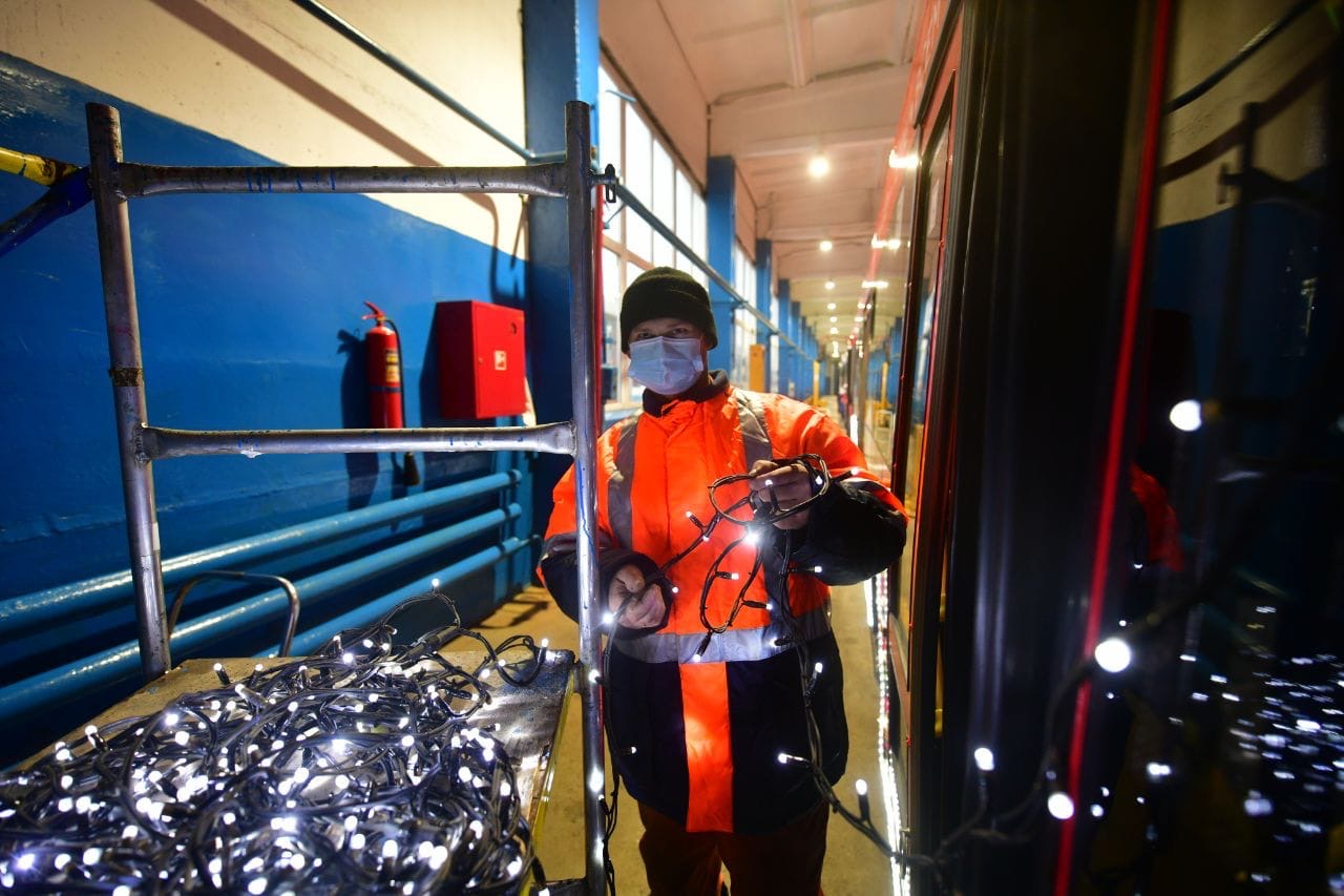 Темнота и разруха: как украсили ковидный новогодний Ярославль