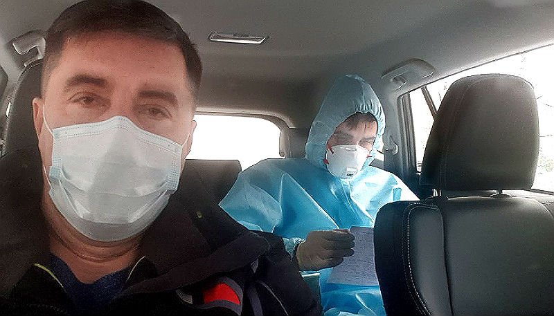 Ярославец ушел с работы и стал таксистом, чтобы возить врачей к ковид-пациентам