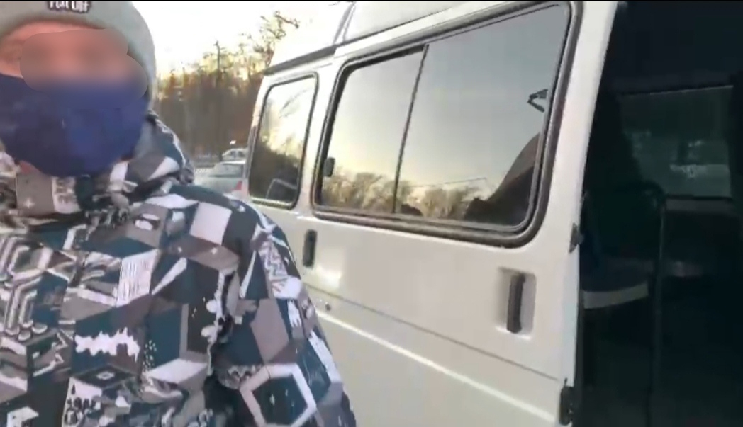 В Ярославле ЛГБТ-активистов задержали на семинаре и увезли в наркодиспансер. Видео