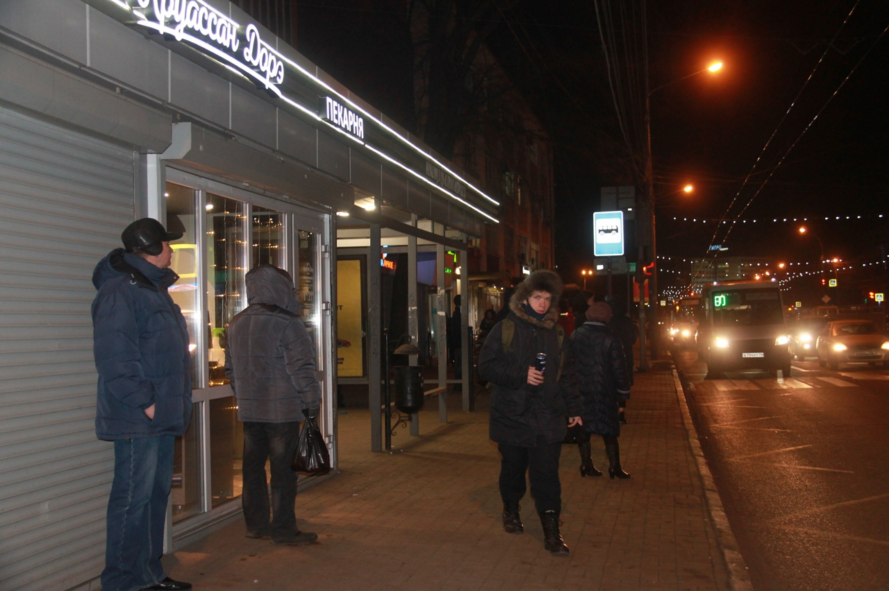 Двухметровые ярославцы появились в Заволжском районе из-за Нового года: что произошло
