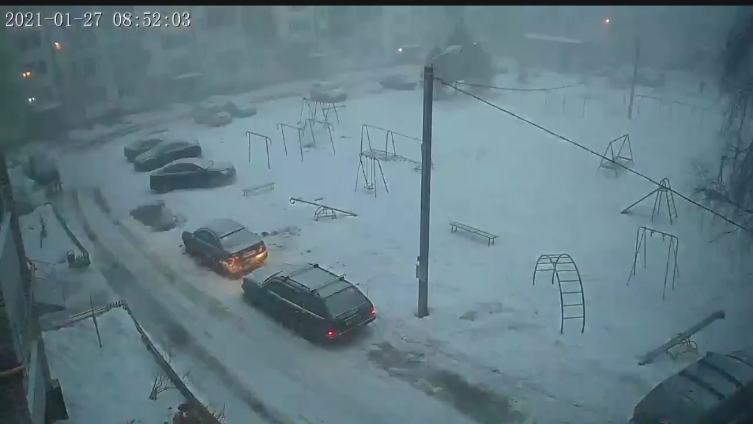 «Можно купаться идти»: под Ярославлем горожане засняли редкое явление. Видео