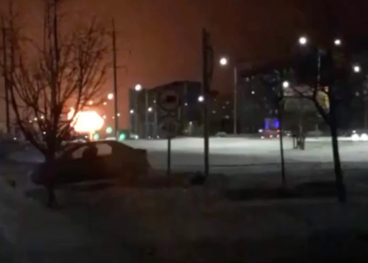 Под Ярославлем на Менделеевском заводе прогремел сильный взрыв. Видео