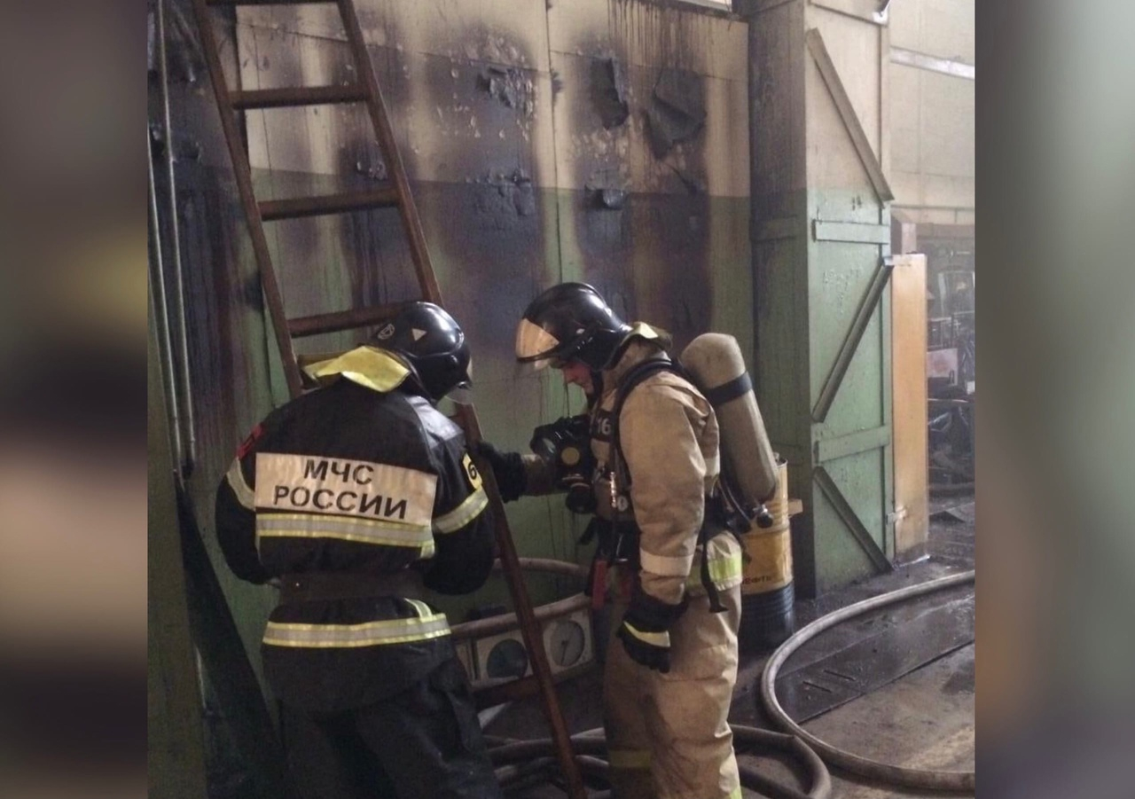 Во время пожара на Рыбинском заводе эвакуировали полсотни человек