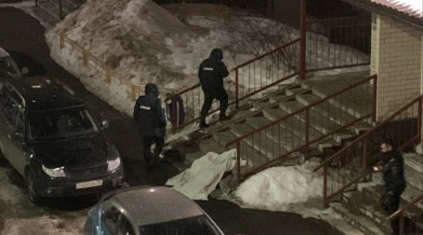 "Ломилась не в ту дверь": очевидцы о гибели девушки в Брагино