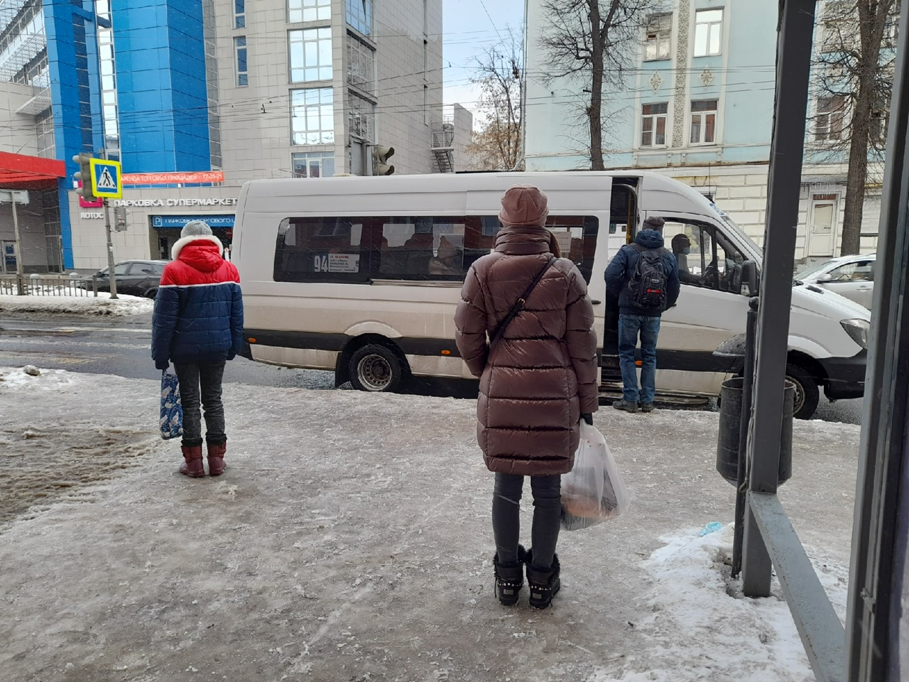 "Маньяк с ножом нападает на женщин": тревогу бьют жители Ярославской области