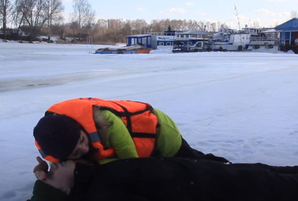 Умирал 10 минут от переохлаждения: в Рыбинске трагически погиб юноша
