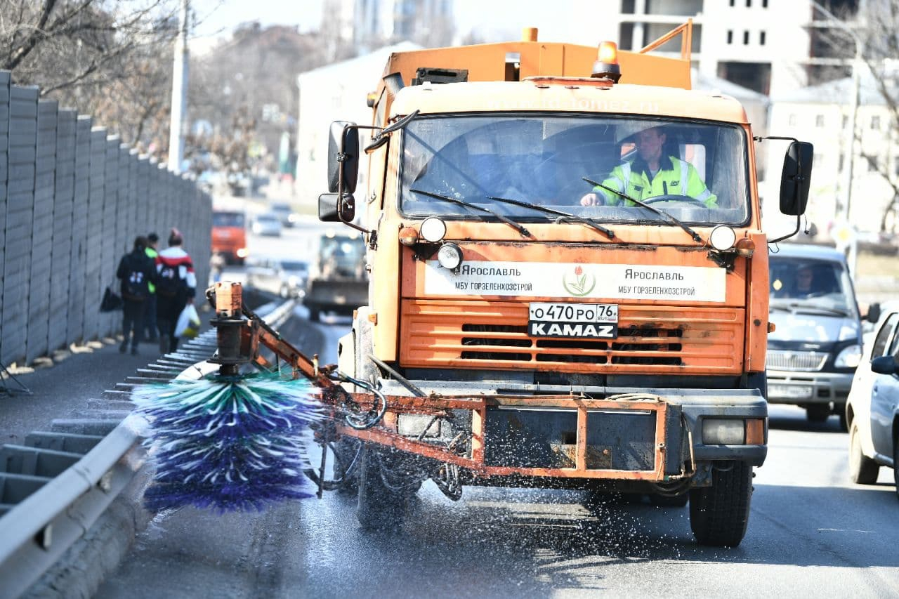 "Шампунь безопасный": мэр Ярославля рассказал, чем теперь моют дороги