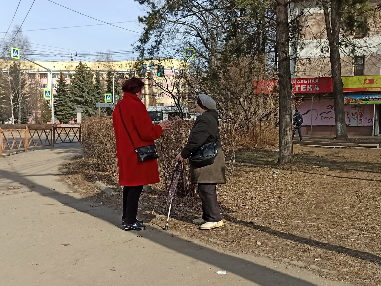 "Маску вместо хлеба?": скандал с безработными разразился на бирже труда в Ярославле