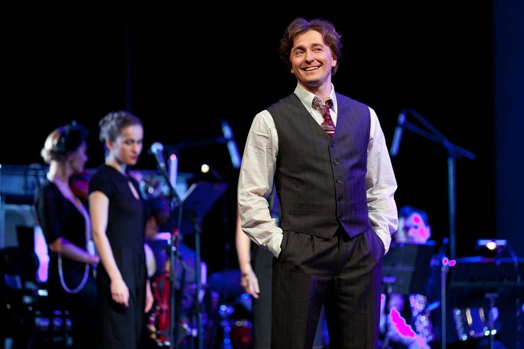 Сергей Безруков представит ярославцам спектакль о Есенине