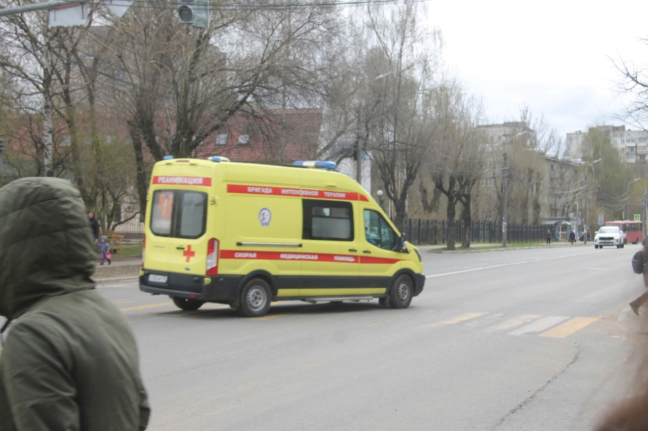 "В жизни столько крови не видел": труп мужчины нашли на дороге под Ярославлем